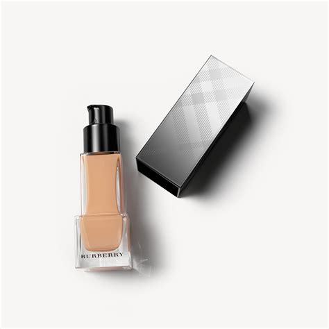 burberry fresh glow fluid foundation baige colour|Burberry light glow makeup.